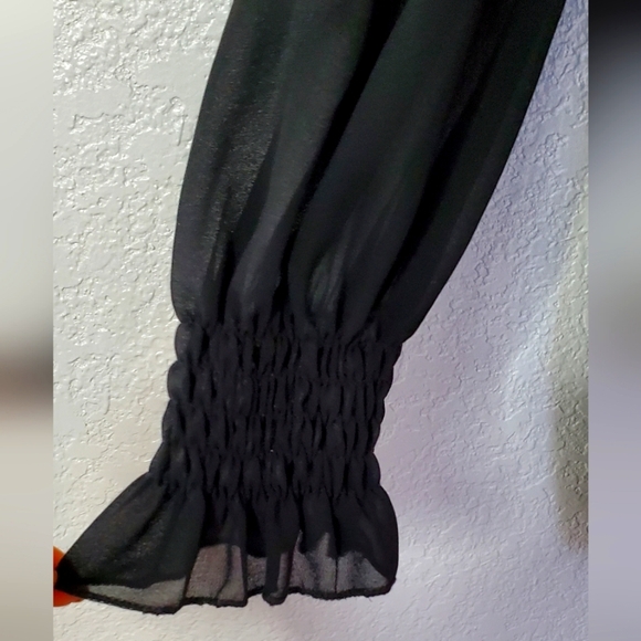 Boohoo Black Sheer Long  Sleeve Smocked Cuff &  Mock Neck Blouse Size 8 - Picture 4 of 9